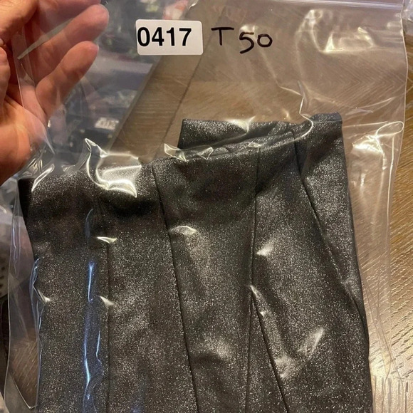 EXPRESS silver metallic bandage mini skirt. Zipper on side.
Size 4 - Picture 6 of 9